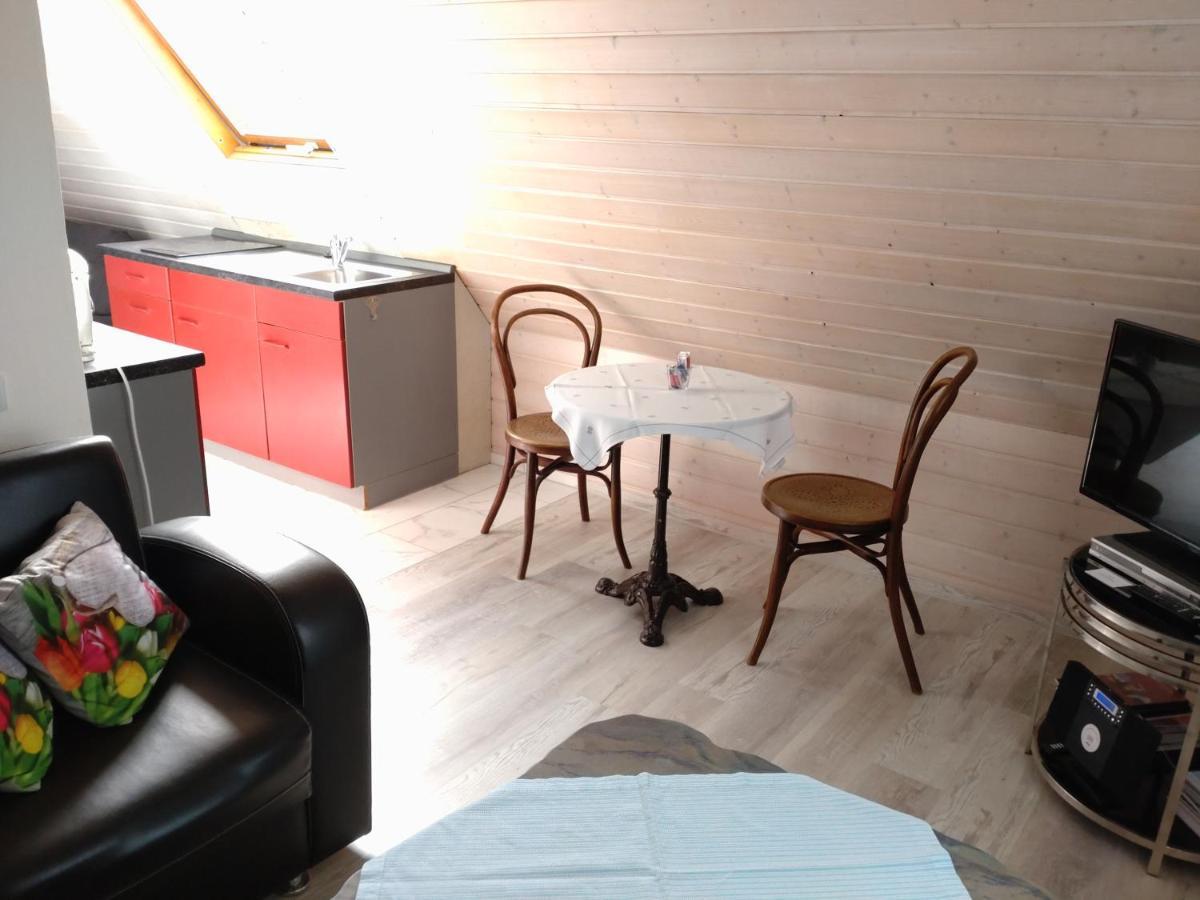 Appartement Michaela Bucher Mit Ladesaeule フリードリヒスハーフェン エクステリア 写真